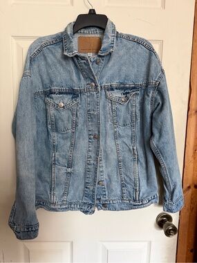 American Eagle Outfitters Light Blue Denim Trucker Jacket